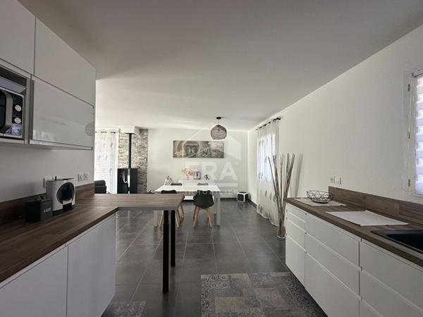 A VENDRE 83860 NANS LES PINS MAISON TYPE 5 DE 106M² SUR 588 M² DE JARDIN