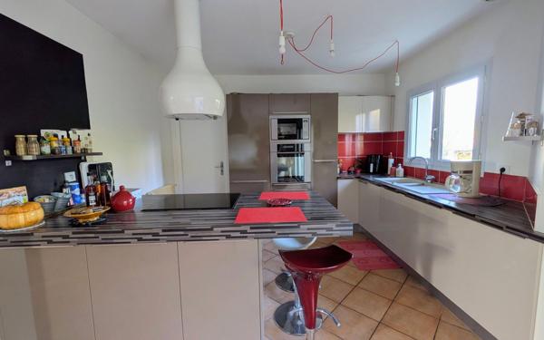 Maison à vendre    4 pièces •  Saint-André-de-Cubzac