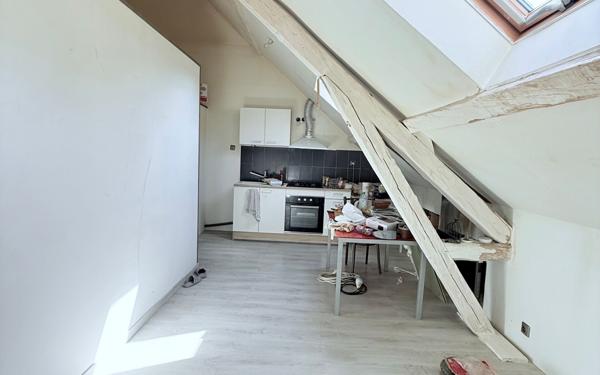 Immeuble à vendre    6 pièces •  Guise