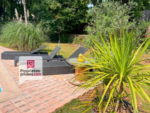 Maison  6 pièce(s) 140 m2  avec piscine proche A8