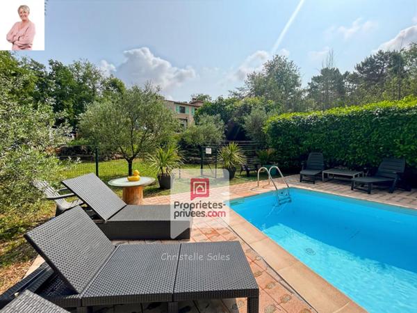 Maison  6 pièce(s) 140 m2  avec piscine proche A8