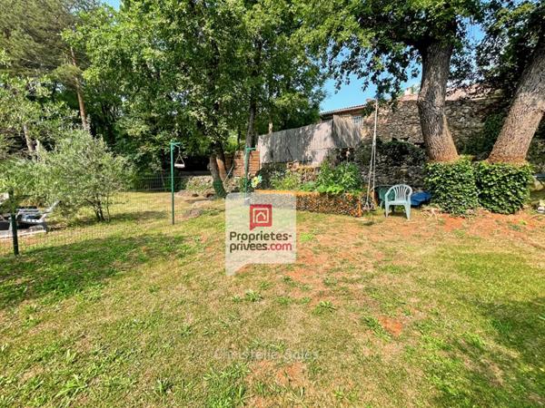 Maison  6 pièce(s) 140 m2  avec piscine proche A8