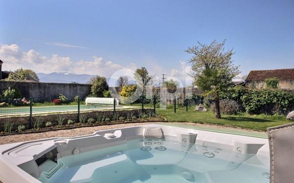 Maison à vendre    8 pièces • 221,22 m2 Pau