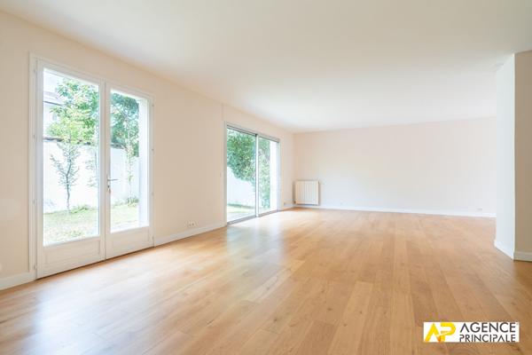 Maison 1 220 000 € **  - Référence  13686