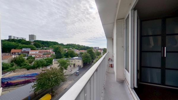 Appartement 3 pièces traversant et lumineux avec balcon aux portes de Paris