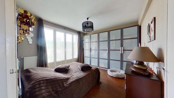 Appartement 3 pièces traversant et lumineux avec balcon aux portes de Paris