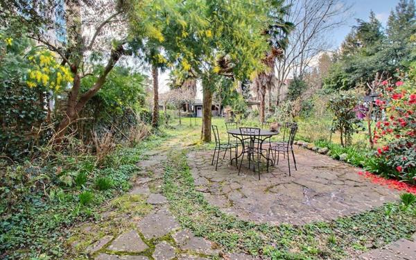 Maison à vendre    6 pièces •  Pau