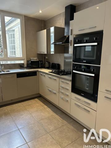 Location appartement 3 pièces 67 m² Paris 14