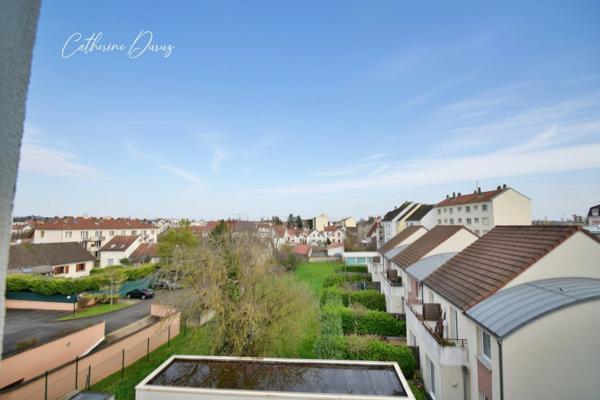 Appartement à vendre DIJON (21) Appartement T2 de 45,34 m² avec terrasse, garage fermé, parking privatif et cave