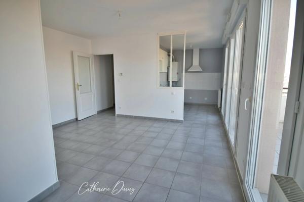 Appartement à vendre DIJON (21) Appartement T2 de 45,34 m² avec terrasse, garage fermé, parking privatif et cave
