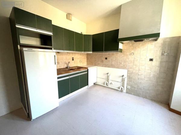 Appartement à louer à Saint-Chély-d'Apcher en Lozère (48200), ref : 48032-L105