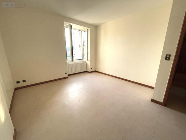 Appartement à louer à Saint-Chély-d'Apcher en Lozère (48200), ref : 48032-L105