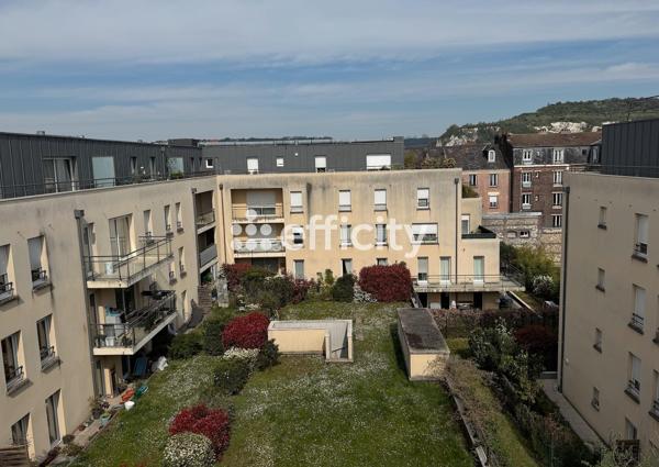 Appartement
         4 pièces
        - 90 m² 199 900 € *