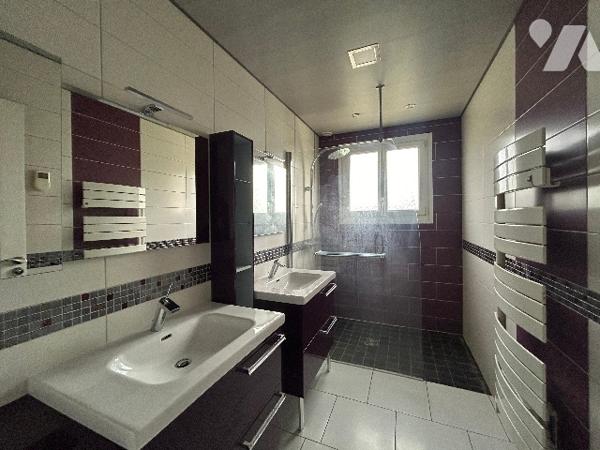 Maison d'habitation sur la commune de LA SELLE LA FORGE REF: V1053