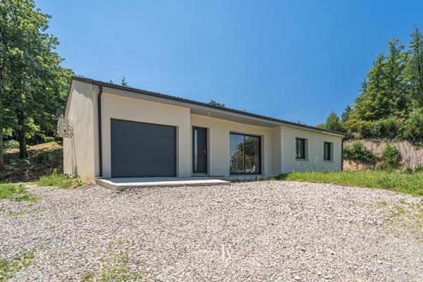 Maison
         4 pièces
        - 105 m²