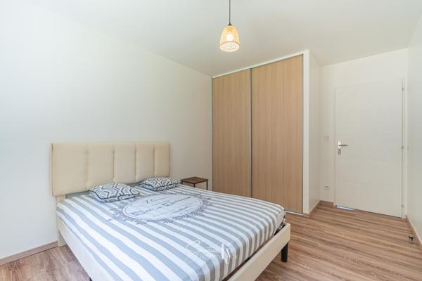 Maison
         4 pièces
        - 105 m²