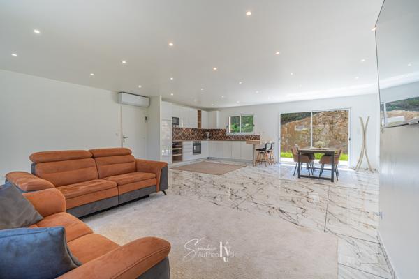 Maison
         4 pièces
        - 105 m²