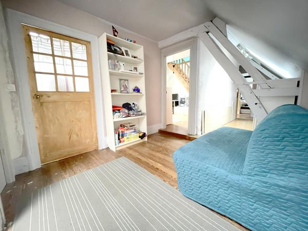 A VENDRE - Maison de charme à 10 min de CHAUMONT EN VEXIN - 4 chambres - 800 m² de terrain avec dépendance