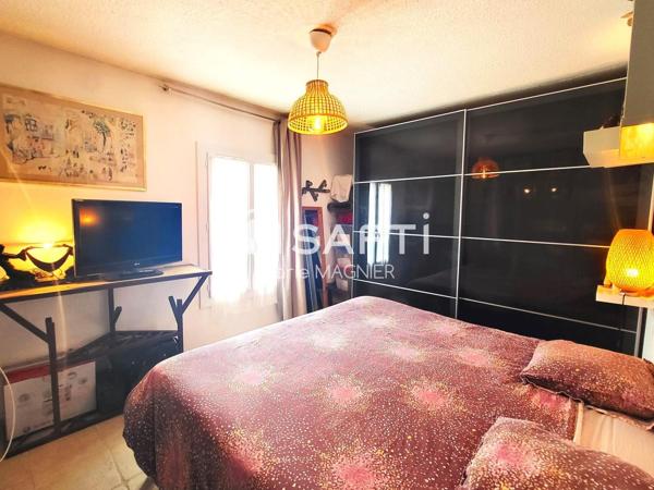 Bel appartement T4 de 66m2 carrez rénové avec parking privatif et cave- centre ville COGOLIN commerces école et collège à pied !