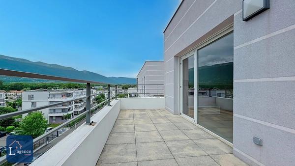 Appartement T2 Dernier Etage Balcon Parking Vue Jura