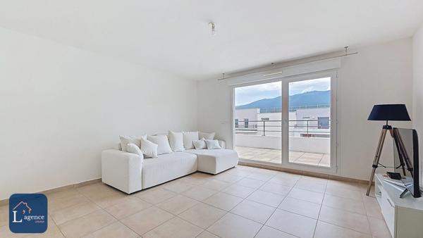 Appartement T2 Dernier Etage Balcon Parking Vue Jura