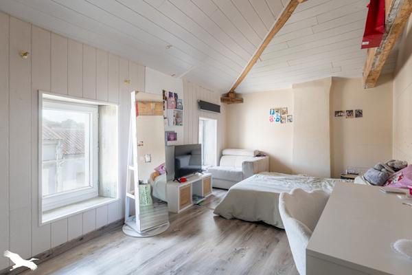 Maison à vendre 213 000 € Matha 6 p 173 m² DPE E