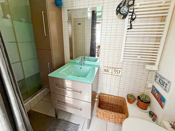 Appartement Paris 1 pièce(s) 26 m2 lumineux