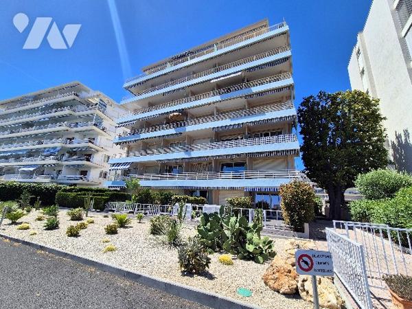 Golfe-Juan – Front de mer
Grand studio avec loggia et stationnement collectif