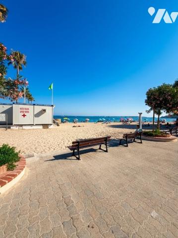 Golfe-Juan – Front de mer
Grand studio avec loggia et stationnement collectif