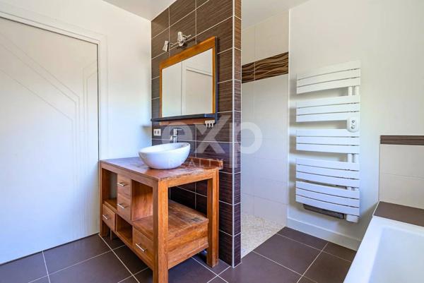 maison 4ch grand garage et espace indépendant sur 940 m² de terrain