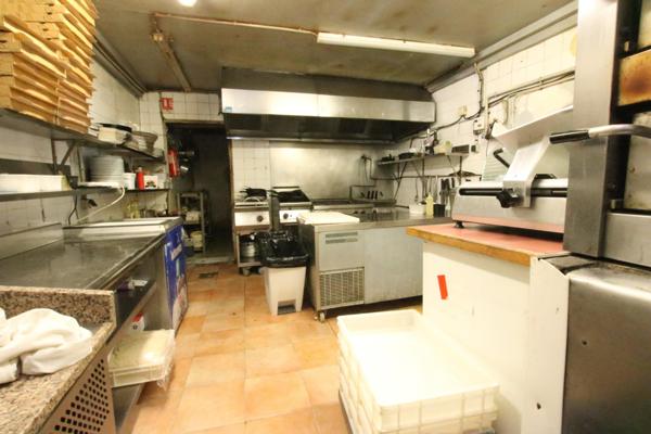 Dans le centre ville de Massy un ensemble immobilier restaurant et habitation.