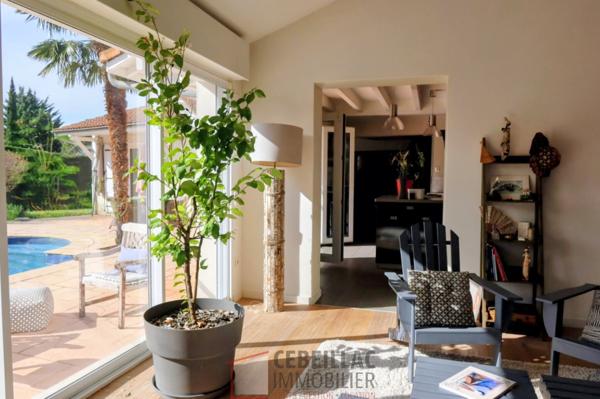 Maison 8 pièce(s) 4 chambre(s) 206 m²