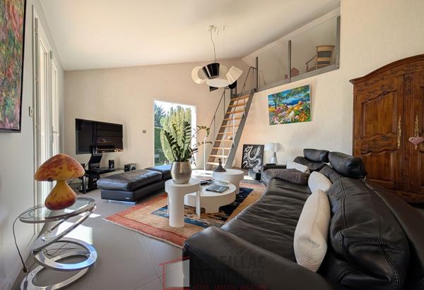 Maison 8 pièce(s) 4 chambre(s) 206 m²
