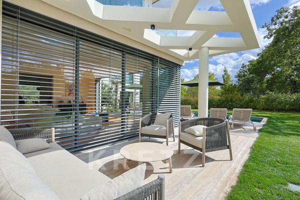 Villa d'architecte vue Sainte-Victoire