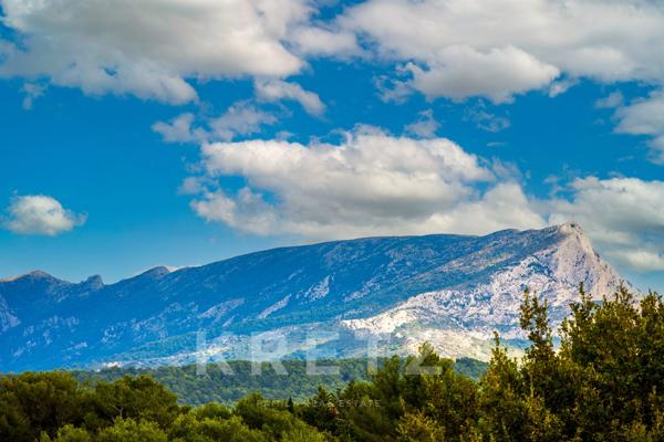 Villa d'architecte vue Sainte-Victoire