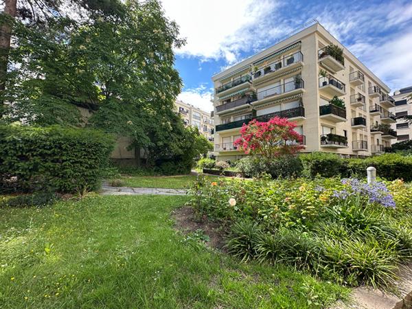 Appartement Neuilly Sur Seine 2 pièce(s) - Hôp. Américain- 60,24 m2 au sol + Cave