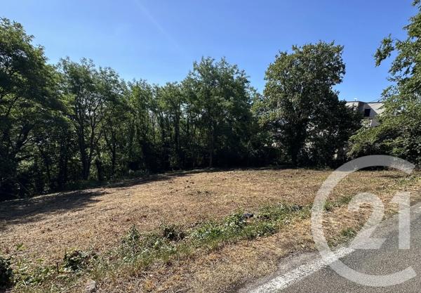 Terrain à vendre  973 m 2   MONTFERRAND LE CHATEAU  - 25