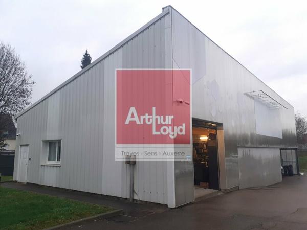 Emplacement Premium en entrée de Rocade! Bureaux et stockage à la vente ou location