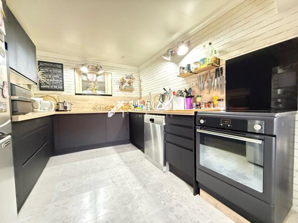 Maison 7 pièce(s) 6 chambre(s) 195 m²