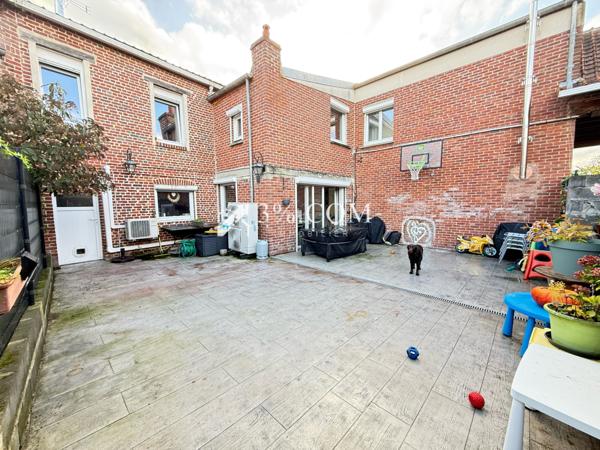 Maison 7 pièce(s) 6 chambre(s) 195 m²