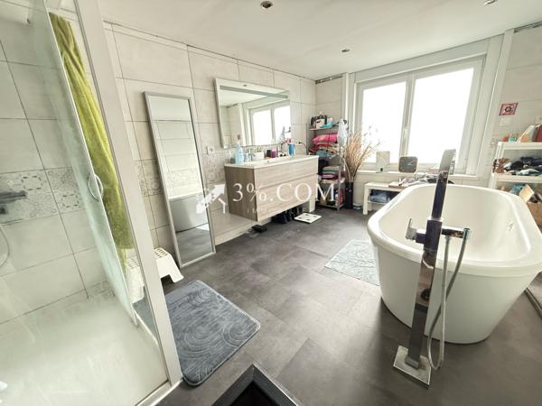 Maison 7 pièce(s) 6 chambre(s) 195 m²