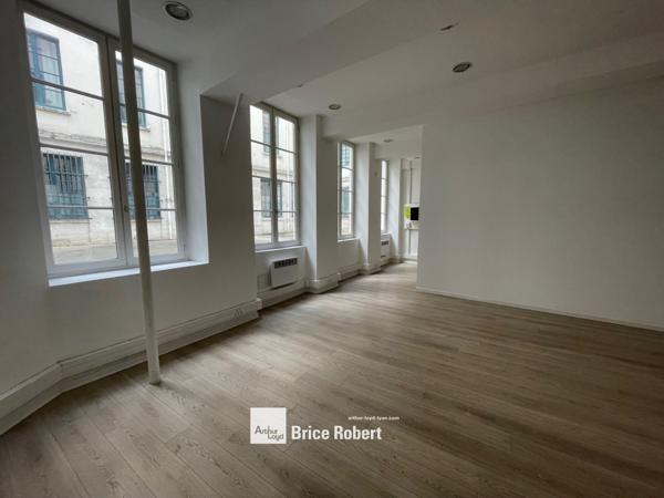 Bureaux à louer à Lyon centre avec climatisation et accès transports