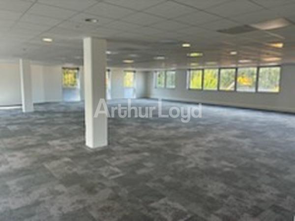 Bureaux à louer avec parkings à Marcq-en-Baroeul dans la zone de la Pilaterie