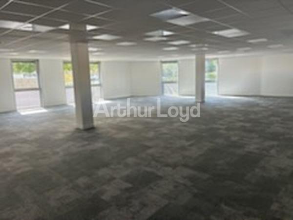 Bureaux à louer avec parkings à Marcq-en-Baroeul dans la zone de la Pilaterie
