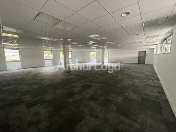 Bureaux à louer avec parkings à Marcq-en-Baroeul dans la zone de la Pilaterie