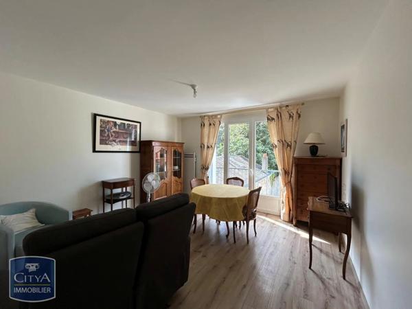 Appartement à louer 2 pièces 43.73m² Châtellerault (86100)