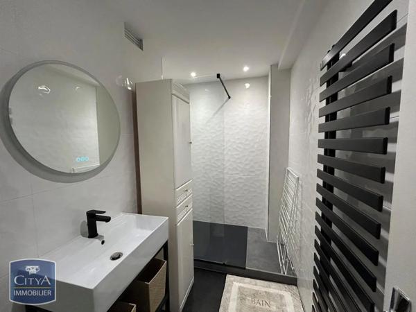Appartement à louer 2 pièces 43.73m² Châtellerault (86100)