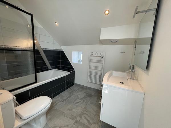 Saint-Germain-lès-Arpajon (91180) SAINT-GERMAIN-LES-ARPAJON - MAGNIFIQUE LOFT DE TYPE F4 - 78 M2 - ENTIEREMENT RÉNOVÉ