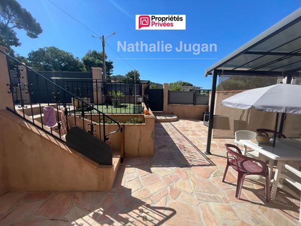 A vendre Maison atypique - Six Fours Les Plages 6P de 156.35 m2 avec garage et piscine