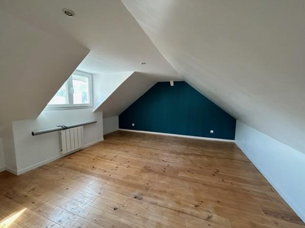 Elbeuf (76500) Maison rénové sur trois niveaux 84m2